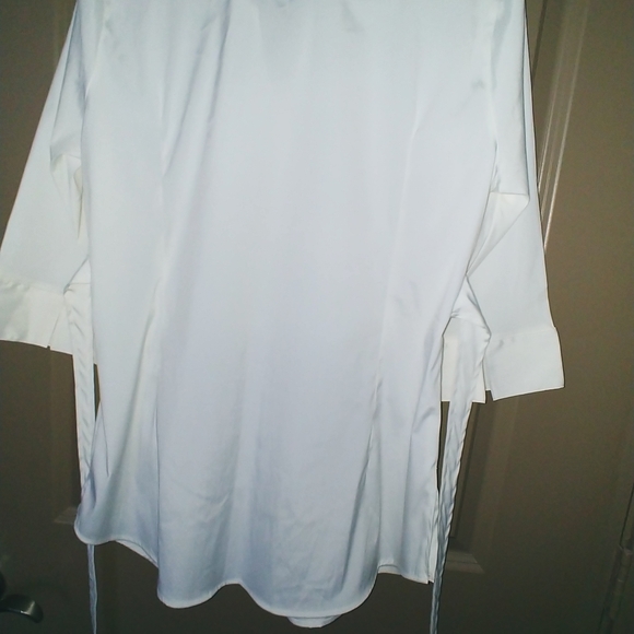 White stretch blouse wide waist band blouse.Zipper at the side. - Picture 4 of 9